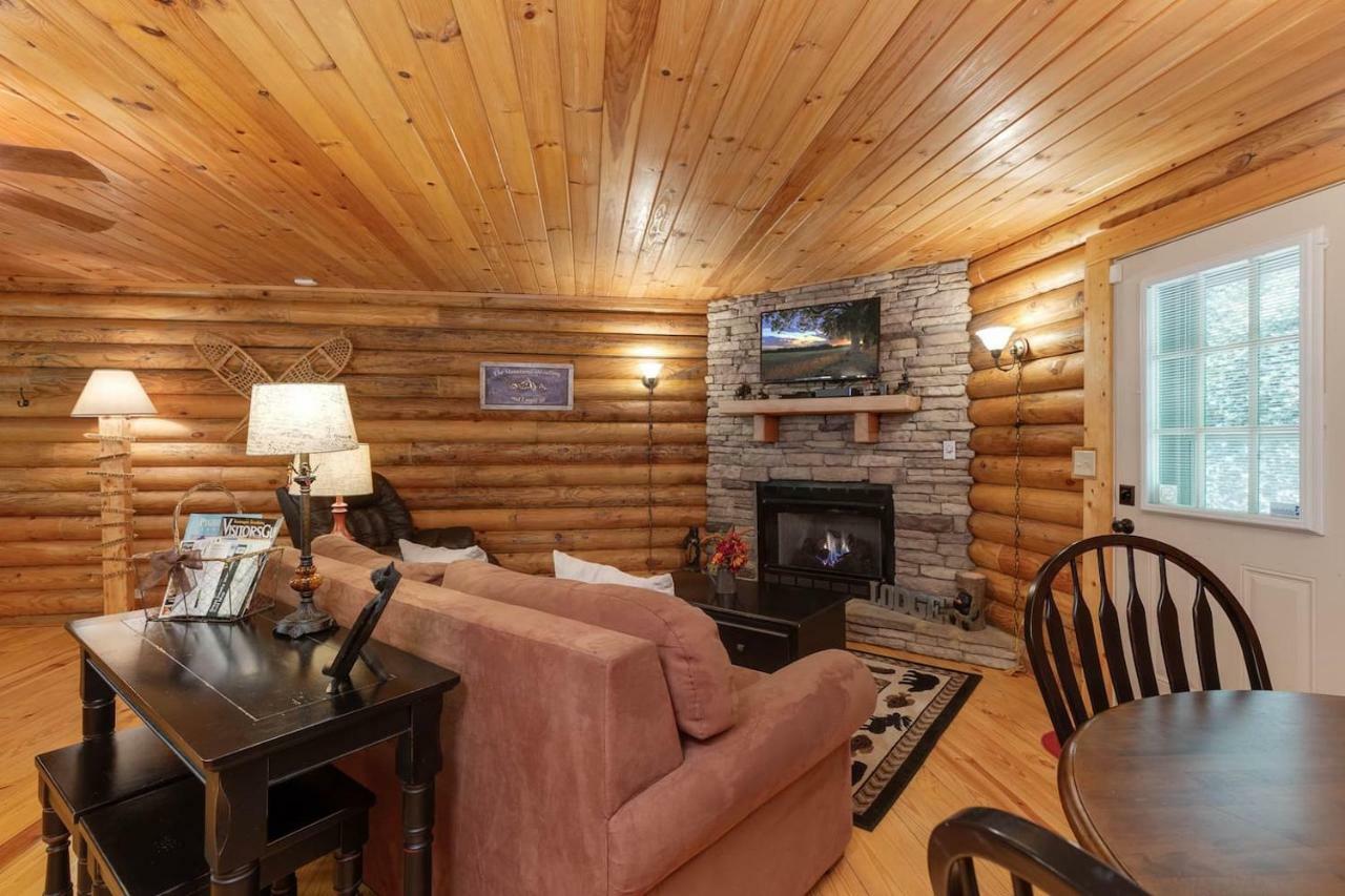 Log Cabin! 1Mile From The Action! Private Lane! Hot Tub! Pool Table! Villa Pigeon Forge Exteriör bild
