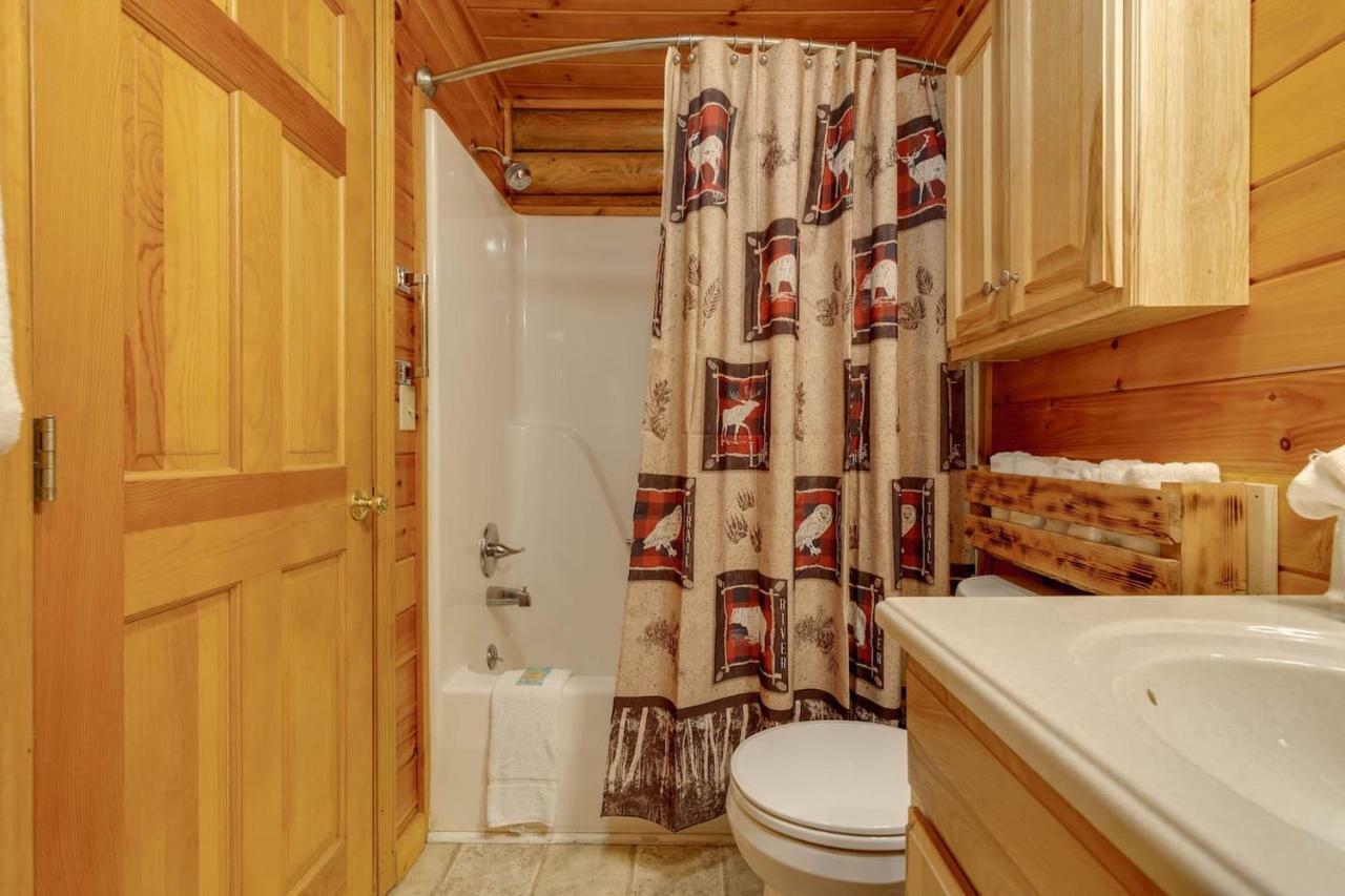 Log Cabin! 1Mile From The Action! Private Lane! Hot Tub! Pool Table! Villa Pigeon Forge Exteriör bild