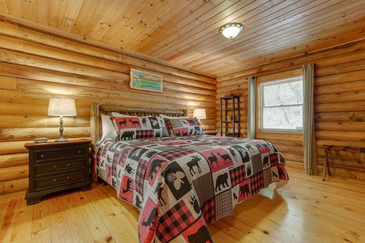 Log Cabin! 1Mile From The Action! Private Lane! Hot Tub! Pool Table! Villa Pigeon Forge Exteriör bild
