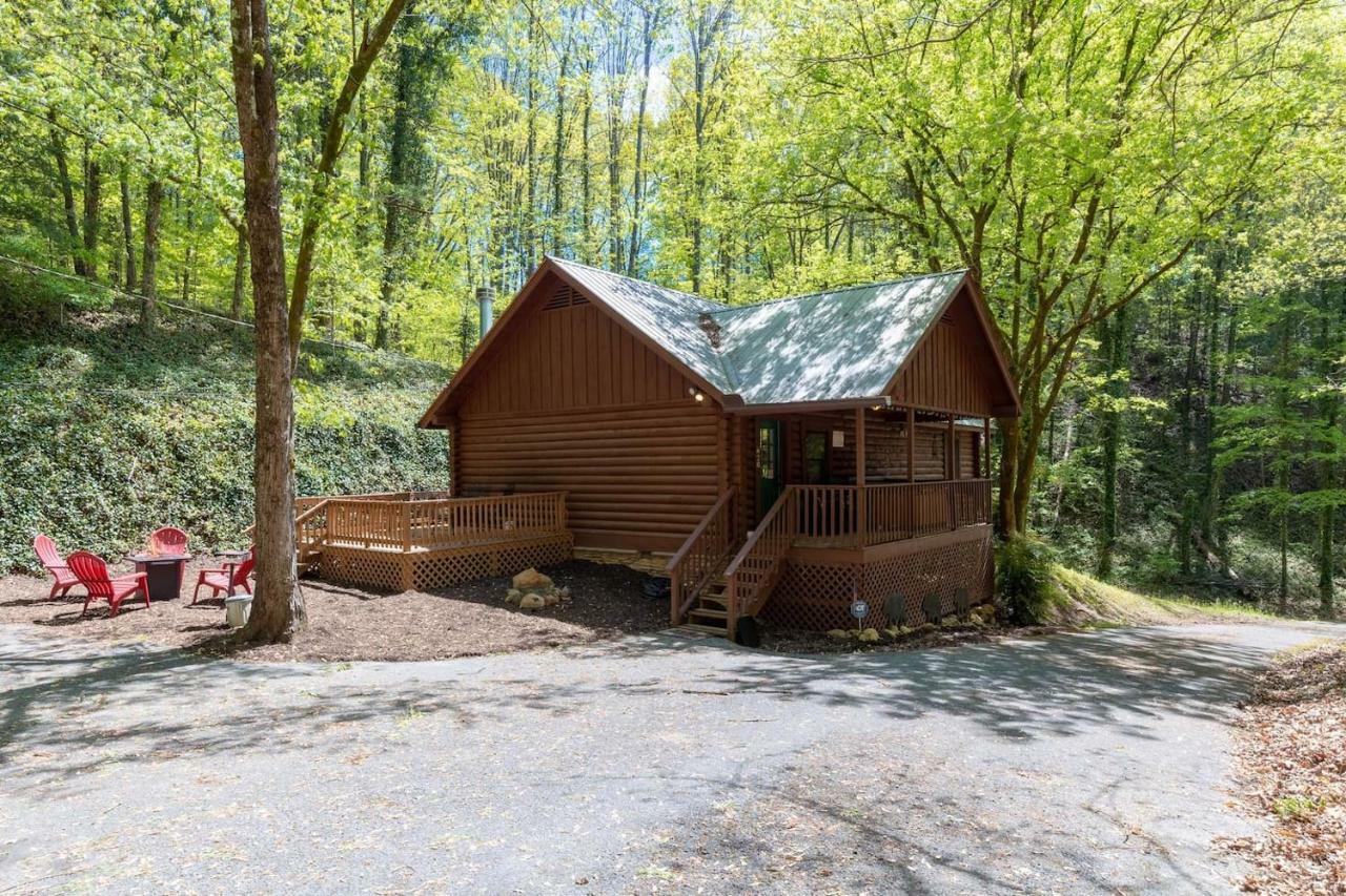 Log Cabin! 1Mile From The Action! Private Lane! Hot Tub! Pool Table! Villa Pigeon Forge Exteriör bild