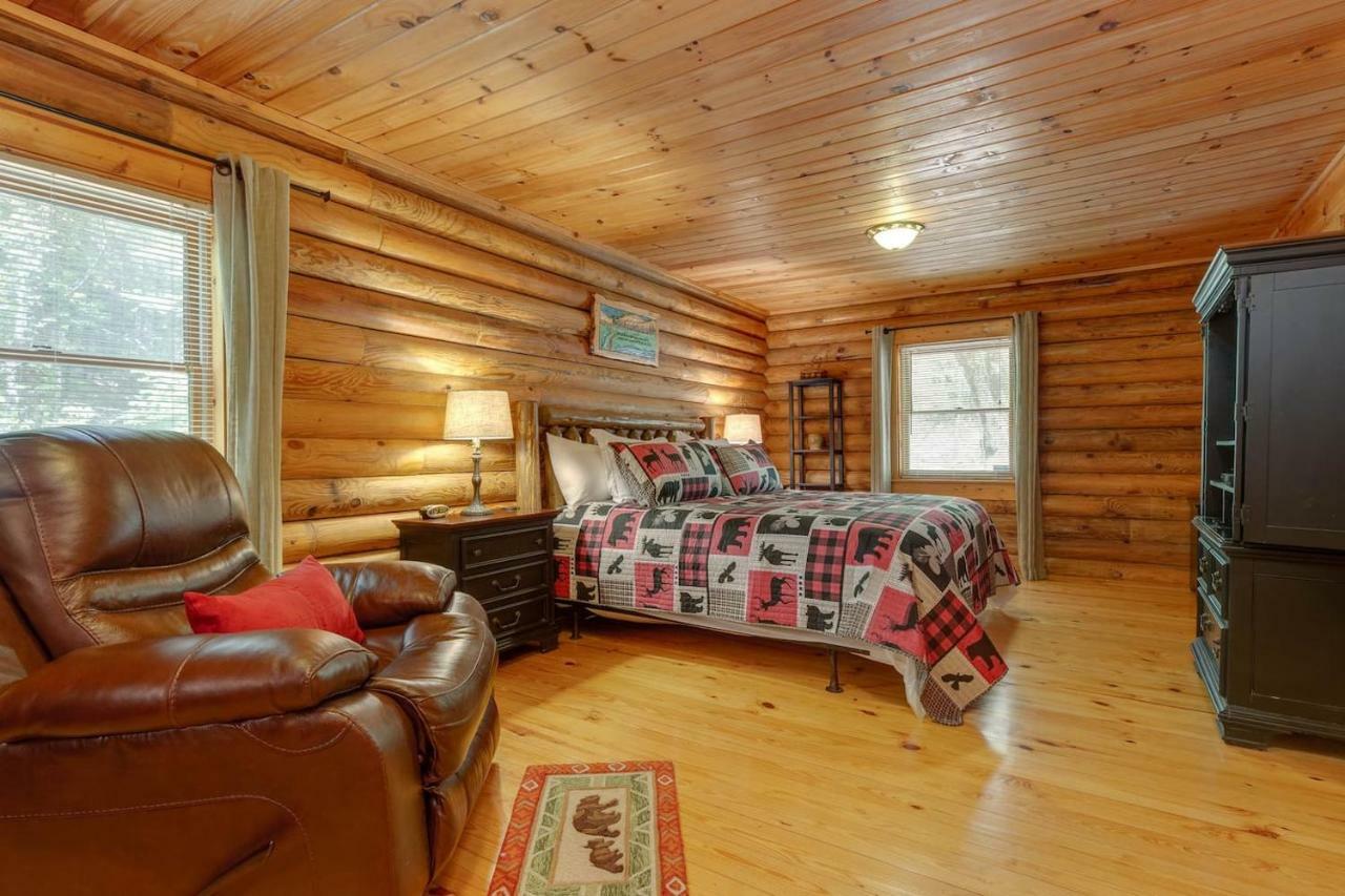 Log Cabin! 1Mile From The Action! Private Lane! Hot Tub! Pool Table! Villa Pigeon Forge Exteriör bild